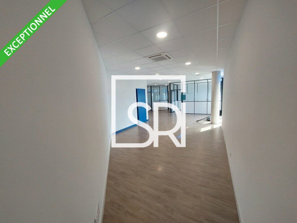 RARE - LOCATION BUREAUX AVEC VITRINE - CENTRE D'AFFAIRES DU ZENITH - 63800 COURNON d'AUVERGNE