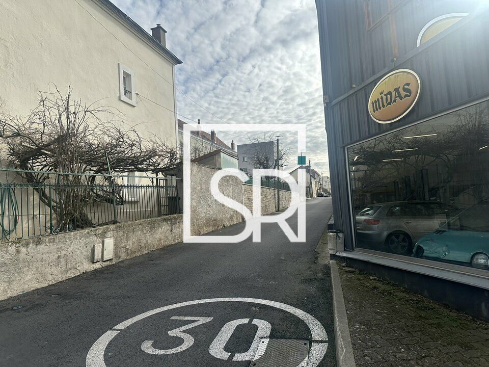 Location local commercial 600 m² non divisibles