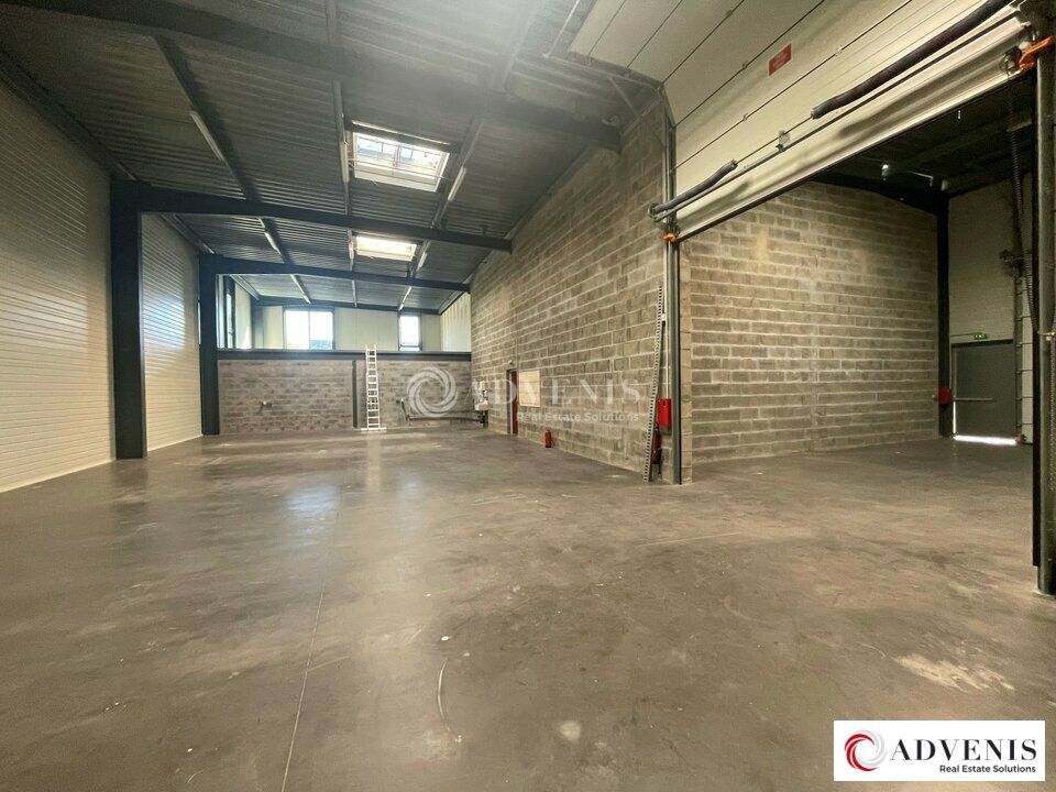 Location local d''activites 800 m² non divisibles