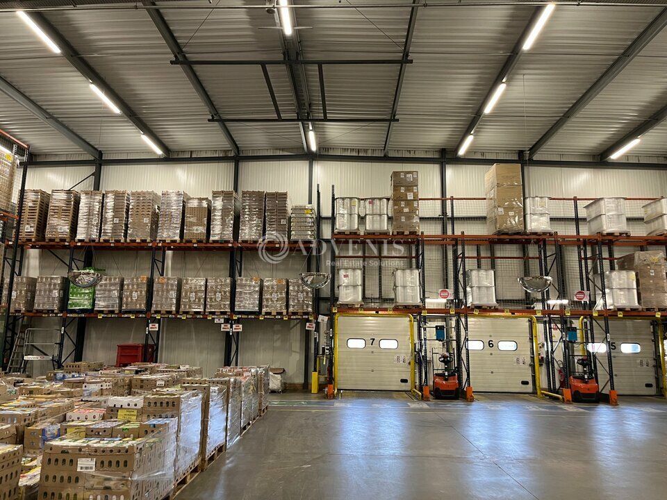 Entrepôt logistique d'environ 4 676 m², à louer au Sud de Tours