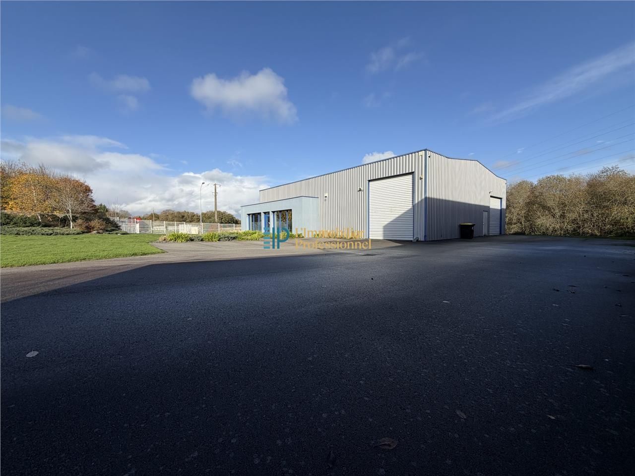 Location local d''activités 350 m² à Guidel