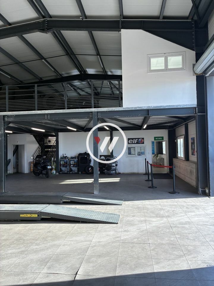 Rare sur le secteur ! Fonds de commerce Point S implanté sur un axe passant, offrant une belle visibilité et un outil de travail clé en main.