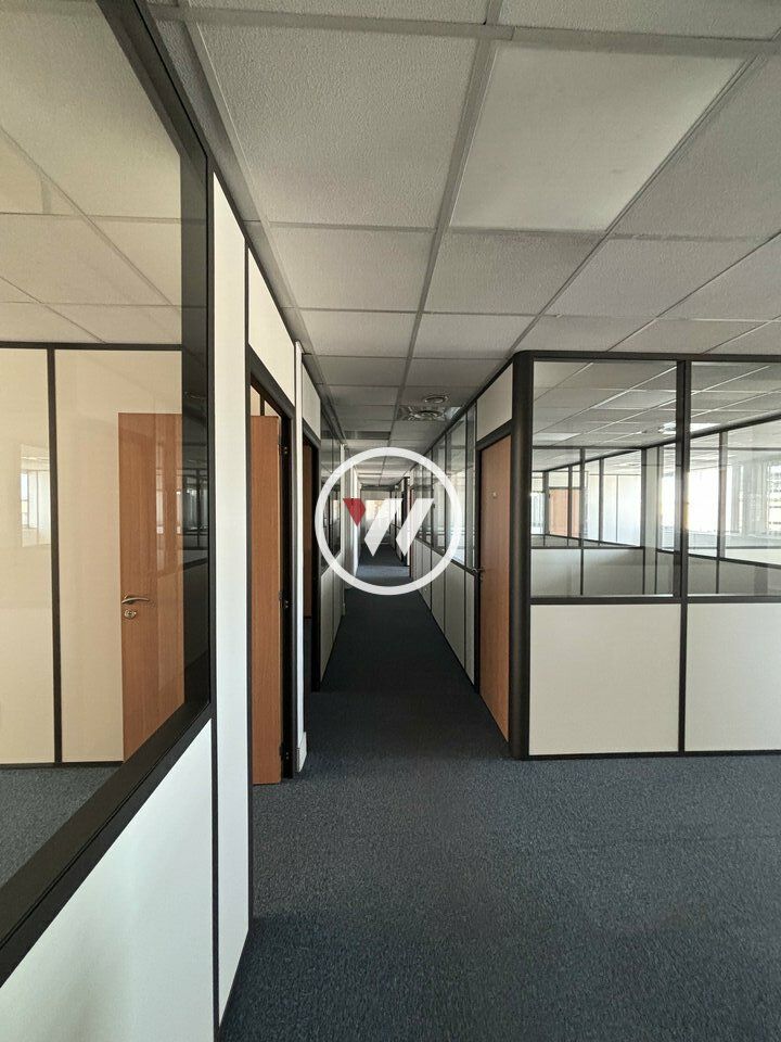 Location bureaux 900 m² divisibles à partir de 670 m²
