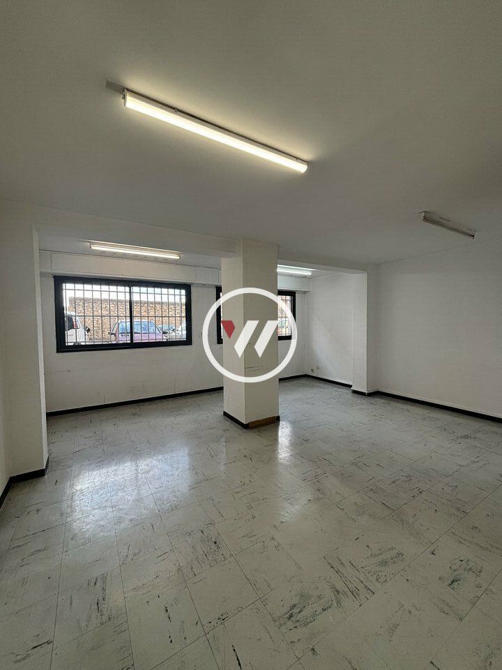 Location local commercial 78 m² non divisibles