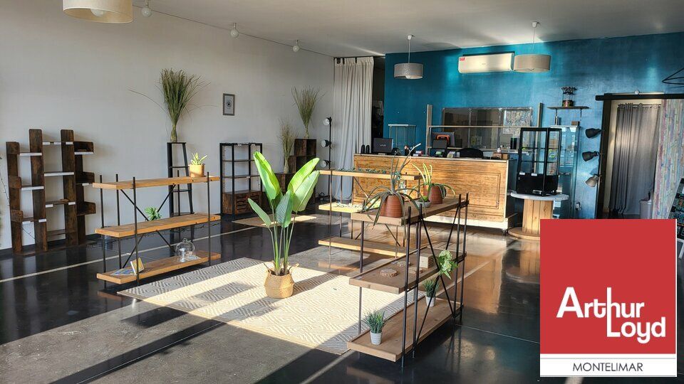 MONTÉLIMAR ZONE SUD - SUR AXE PASSANT - A LOUER LOCAL COMMERCIAL DE 95 m2