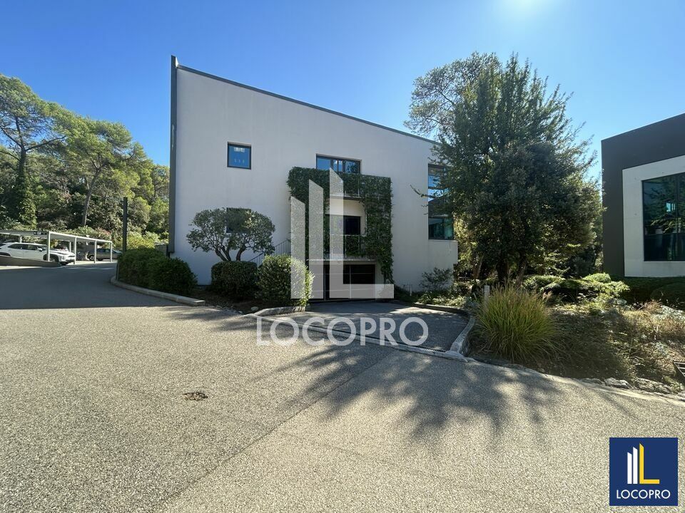 Location bureaux 90 m² non divisibles