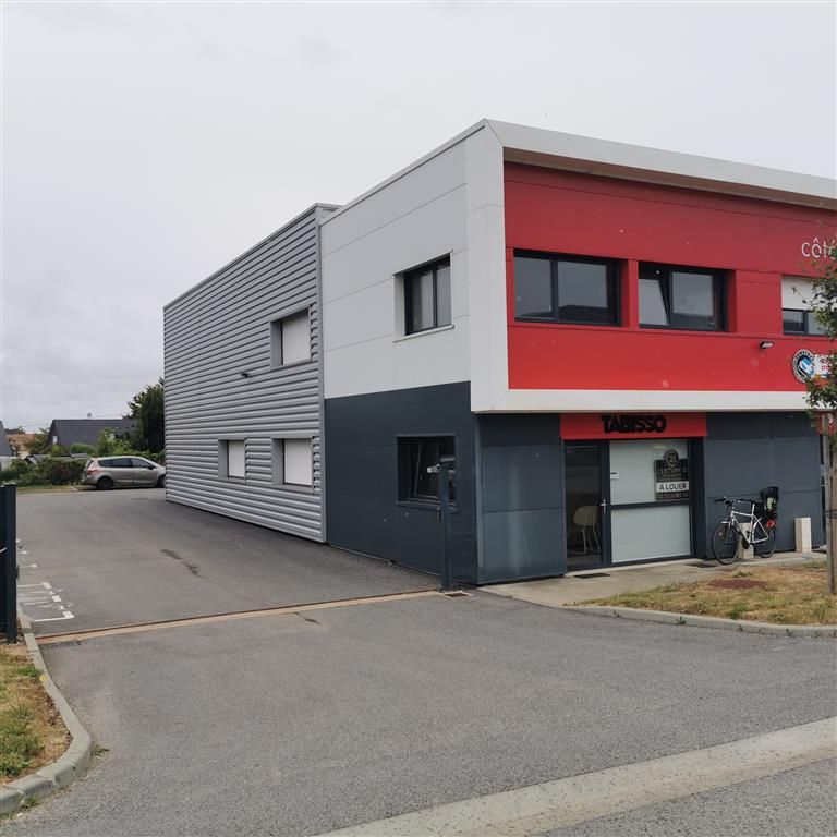 Location entrepot 153 m² à PORNICHET