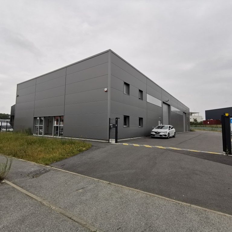 Location entrepot 775 m² à PORNICHET