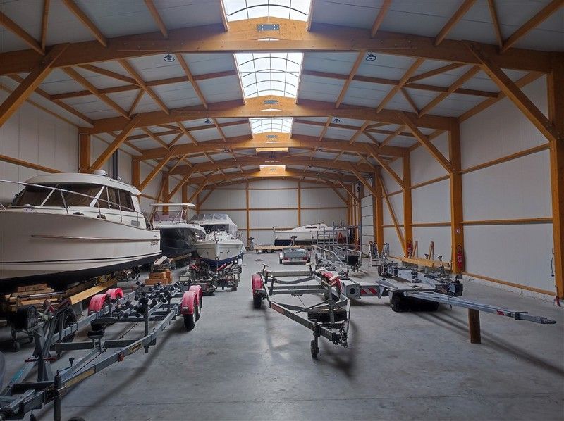 Location entrepot 630 m² à PORNICHET