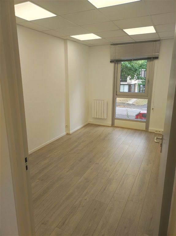 A vendre bureaux 113 m² à ST MARC SUR MER