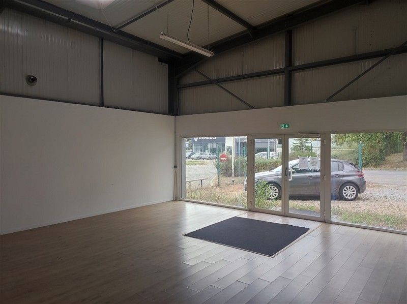 Location entrepot 176 m² à ST ANDRE DES EAUX