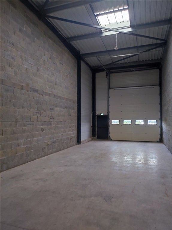 A vendre entrepot 184 m² à DONGES