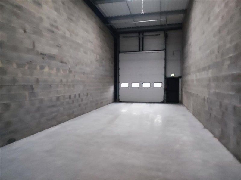 Location entrepot 184 m² à DONGES