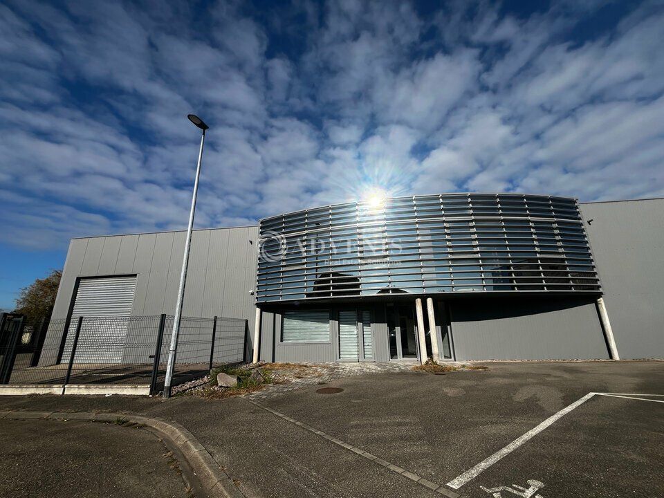 Vente local d''activites 740 m² non divisibles