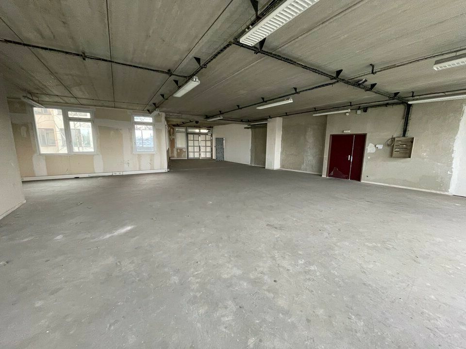 Surfaces de bureaux disponible