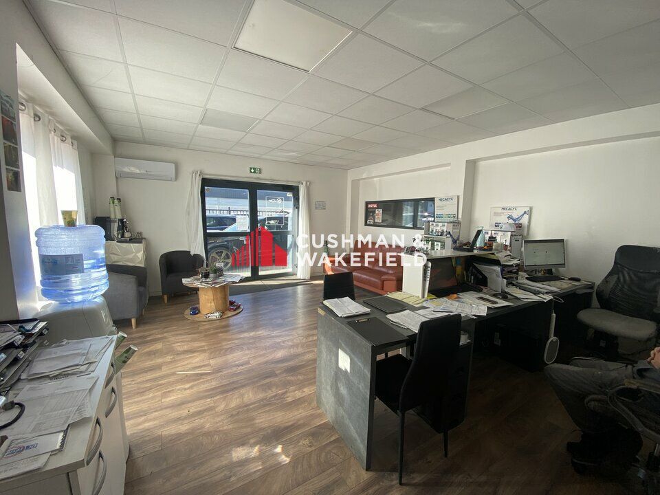 Location activité/entrepôt - 385 m²