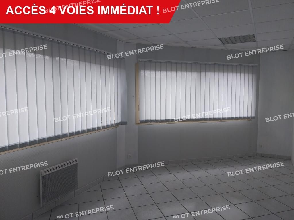 Location entrepôts 371 m² non divisibles