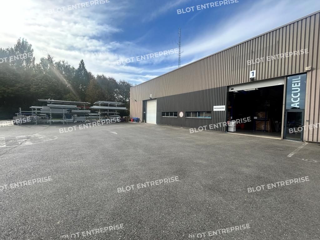 Location entrepôts 1163 m² non divisibles