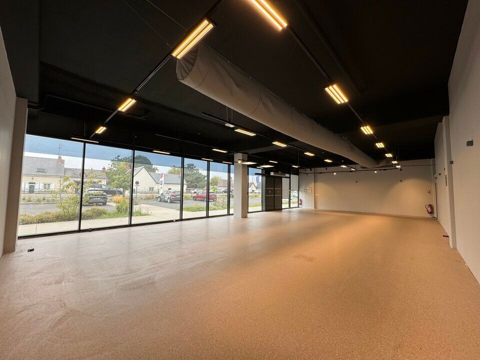 Location local commercial 253.98 m² non divisibles