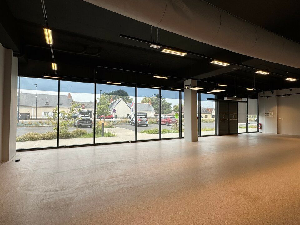 VEIGNE LORS COMMERCIAL A LOUER 254 M²