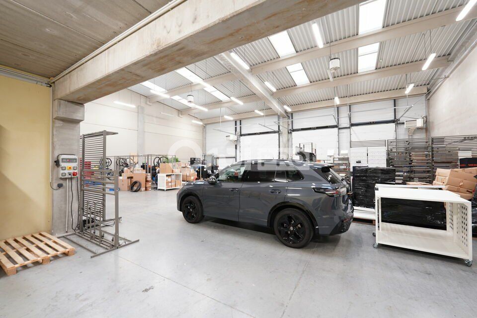 Location local d''activites 569 m² non divisibles