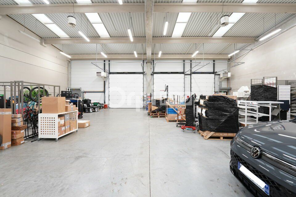 LOCAL D'ACTIVITE A LOUER - 569 m² SAINT-QUENTIN-FALLAVIER