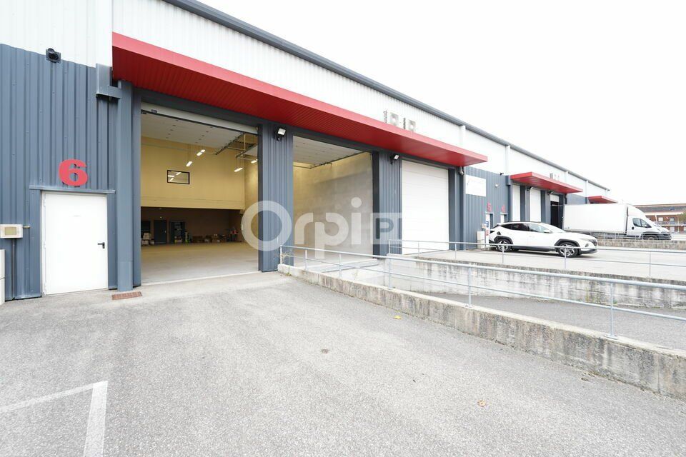 Location local d''activites 1136 m² non divisibles