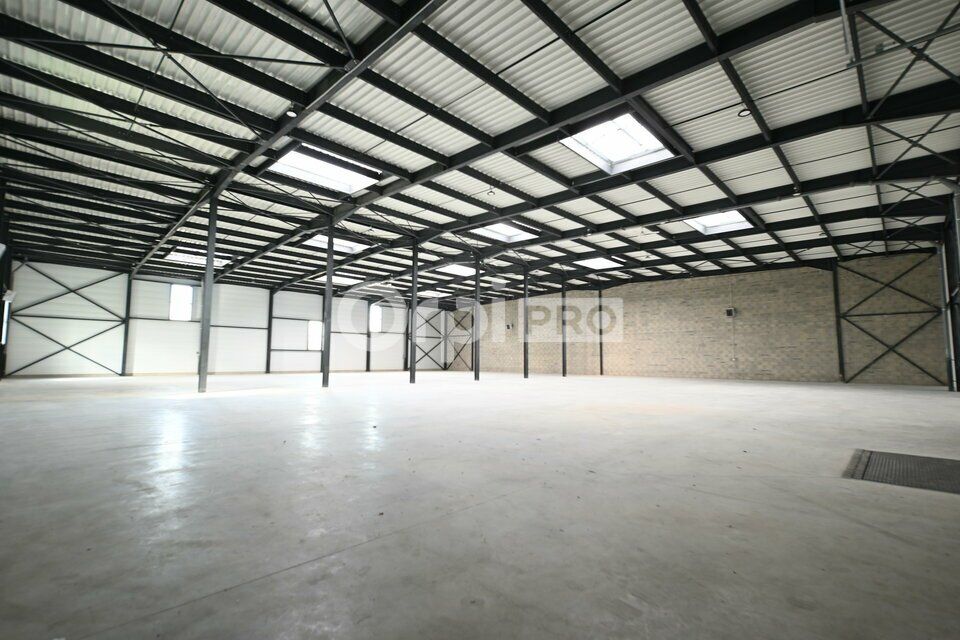 LOCAL D'ACTIVITE A LOUER -  3 328 m² DIVISIVLE - COLOMBIER-SAUGNIEU