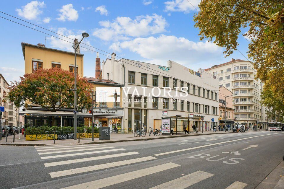 Vente bureaux 1884.5 m² divisibles à partir de 49.9 m²