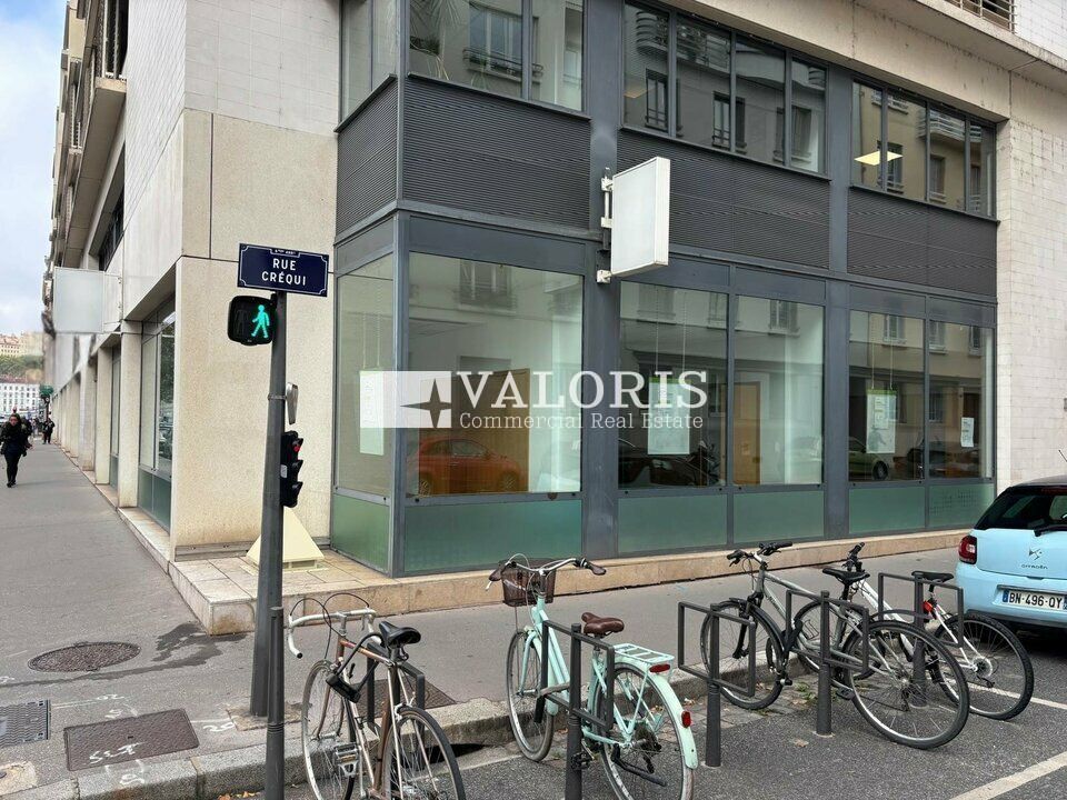 Location local commercial 188.61 m² non divisibles
