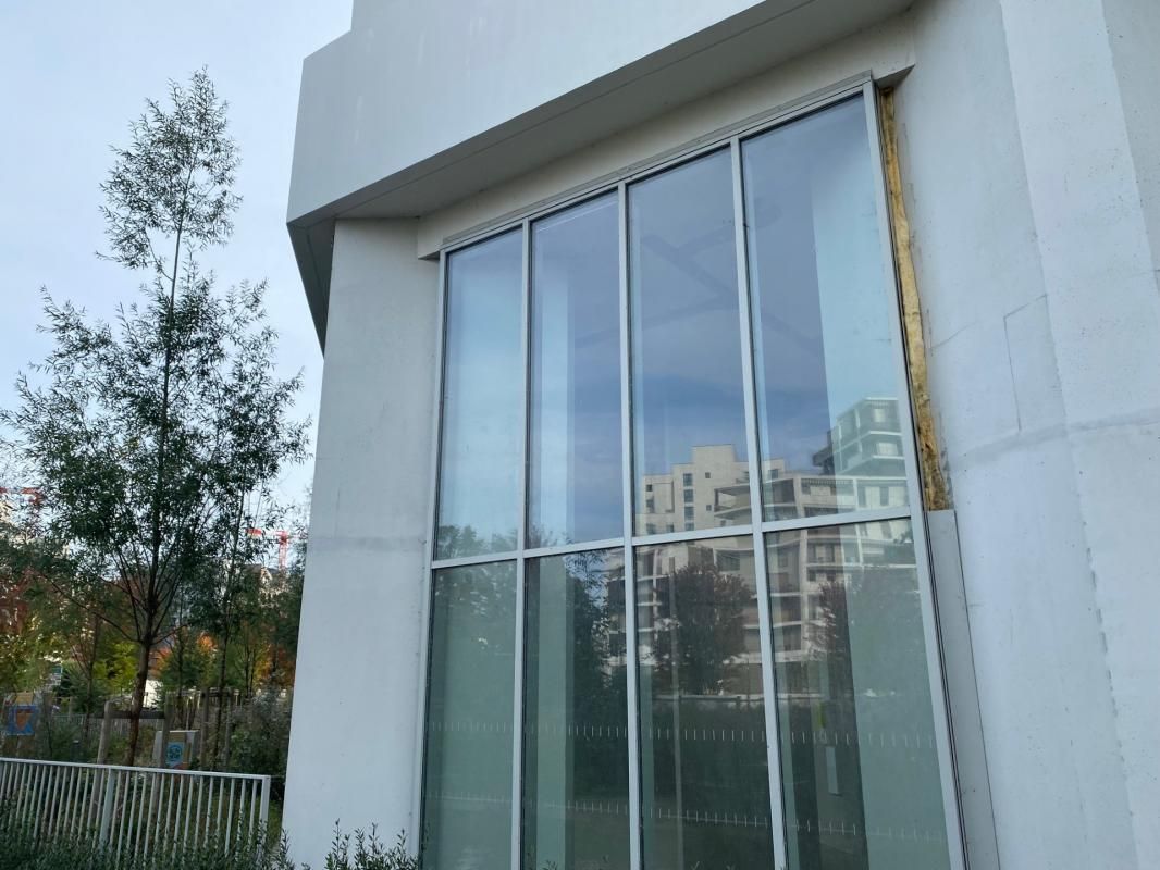 Location local commercial 230 m² divisibles à partir de 110 m²