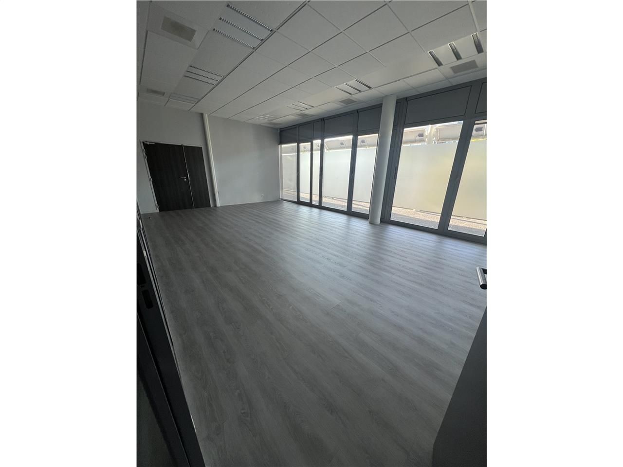 Location bureaux 236 m² à Colombelles