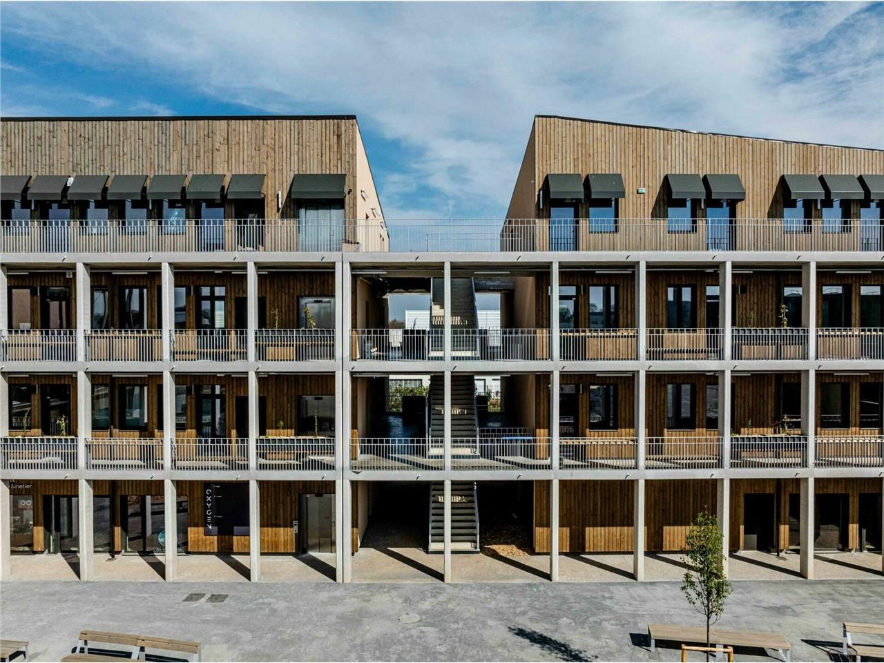 Location bureaux 76 m² à Épron