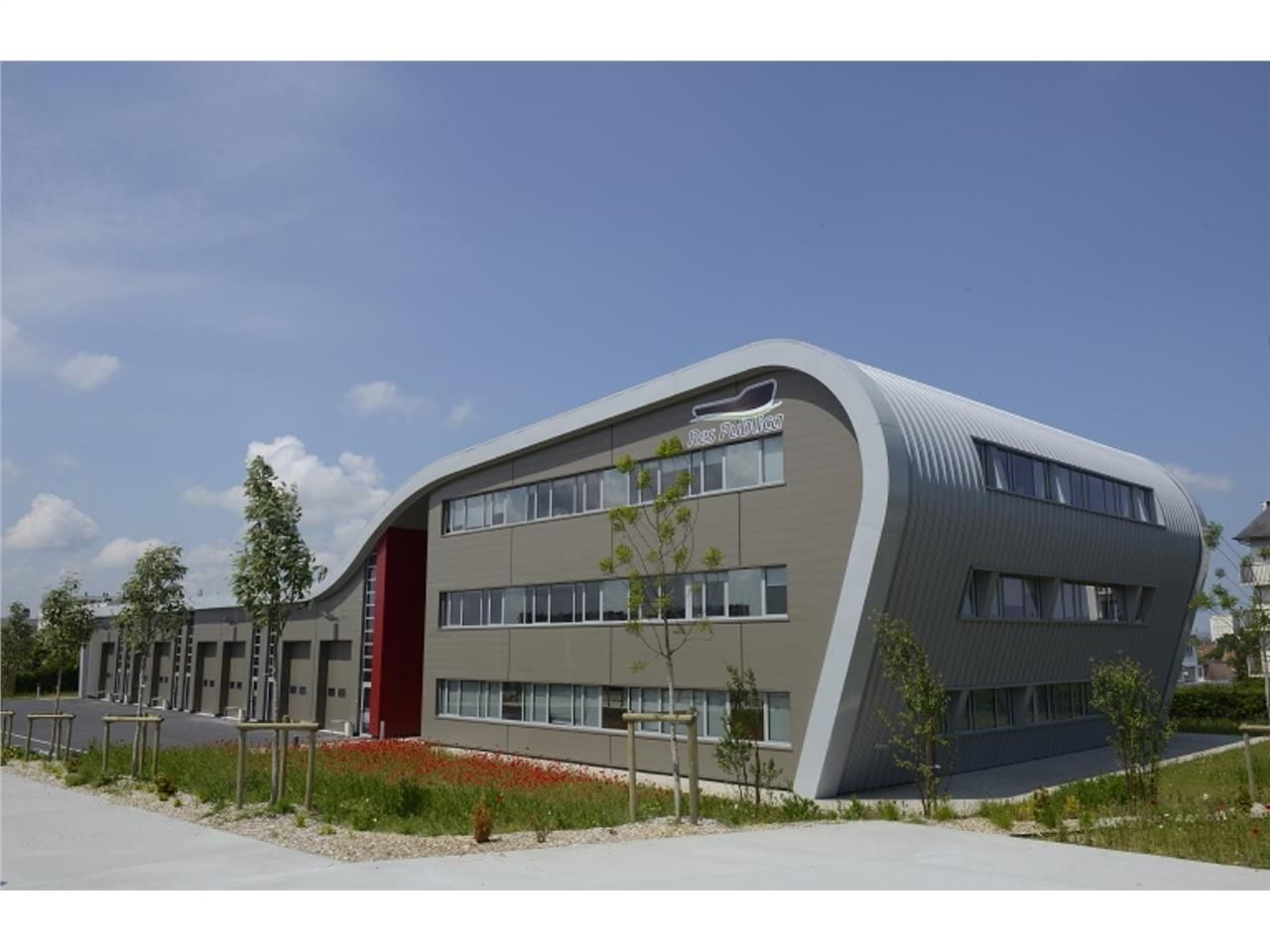 Location local 165 m² à Caen