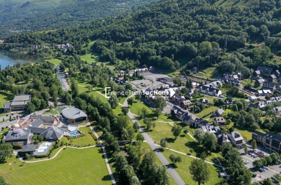 A LOUER LOCAUX COMMERCIAUX LOUDENVIELLE 122 M² et 167 M² 