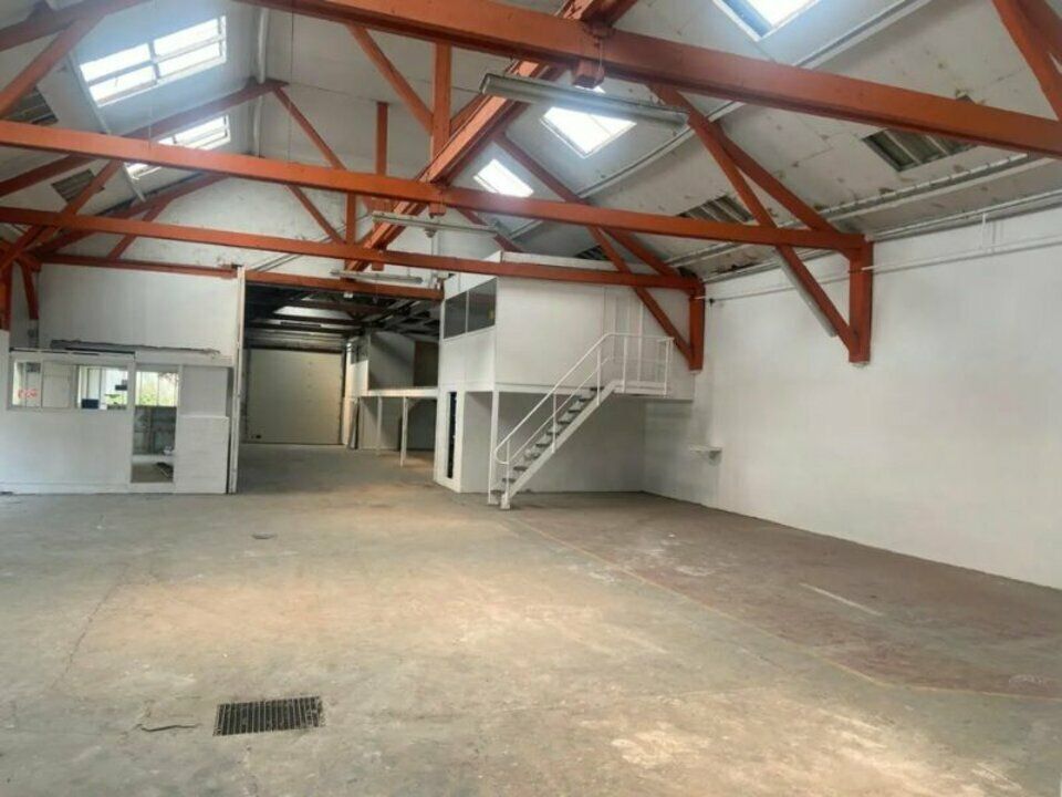 Local professionnel à louer de 850 m² au Havre (76) 