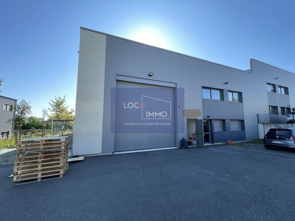 Location local d''activites 450 m² non divisibles