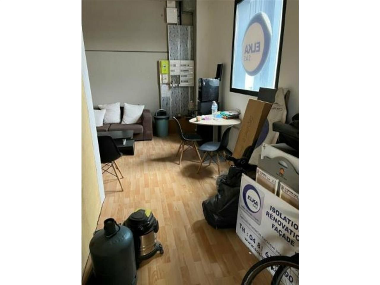 À LOUER – LOCAL D'ACTIVITÉS DE 226 m² – ST-QUENTIN-FALLAVIER / PARC SÉCURISÉ