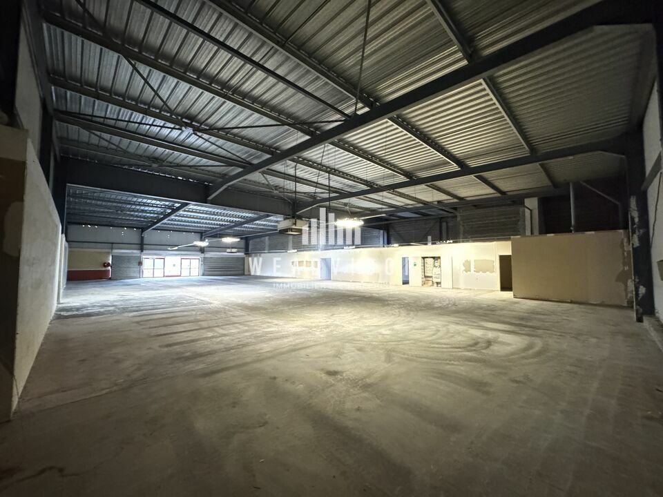 Location local commercial 675 m² non divisibles