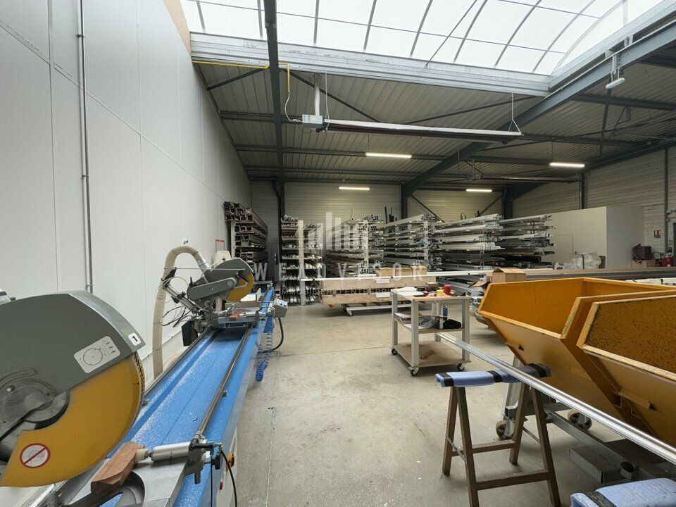 Location entrepot 725 m² non divisibles