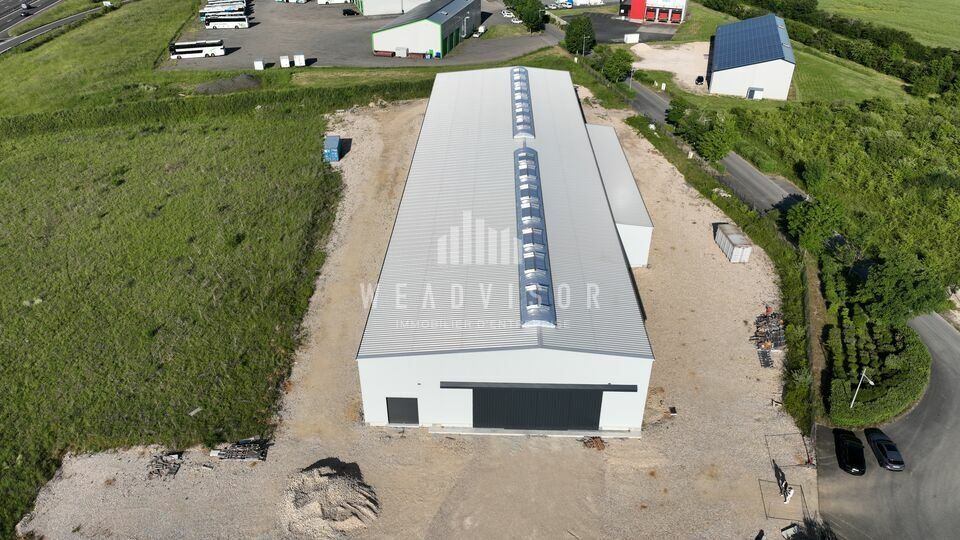 A vendre PRODUIT RARE : Bâtiment d'activités NEUF 2767 m² - Terrain 16582 m² - Saint Firmin des Près (proche Vendôme) / ZA de la Garenne
