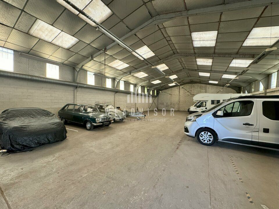 Vente local d''activites 600 m² non divisibles