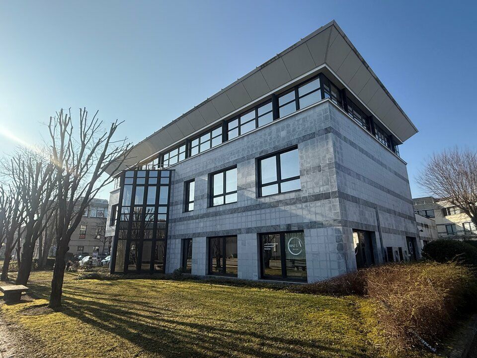 Location local d''activites 191 m² non divisibles