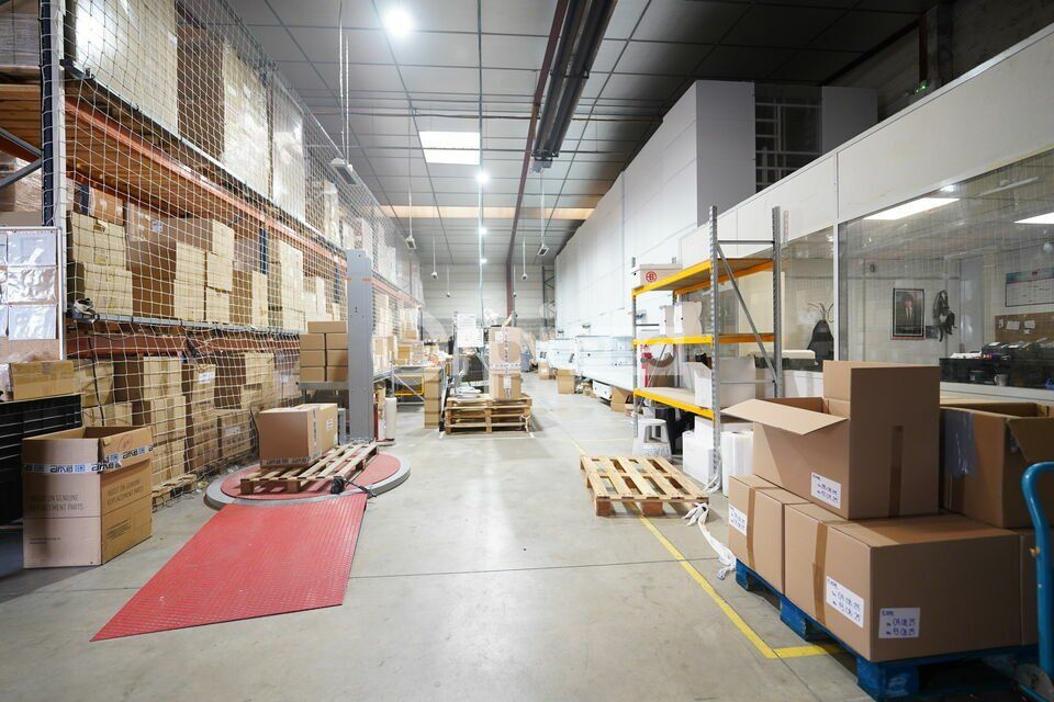 LOCAL D'ACTIVITE A LOUER - 1 603 m² - CHASSIEU