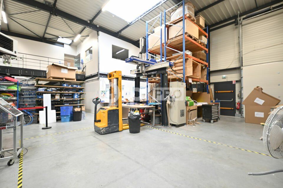 Vente local d''activites 600 m² non divisibles