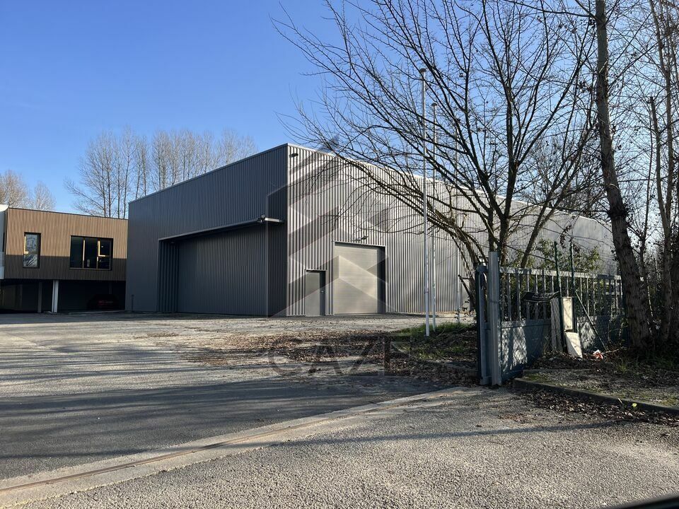  PROCHE ROCADE - ENTREPÔT A LOUER