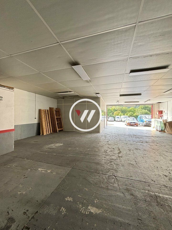 Location entrepot 215 m² non divisibles