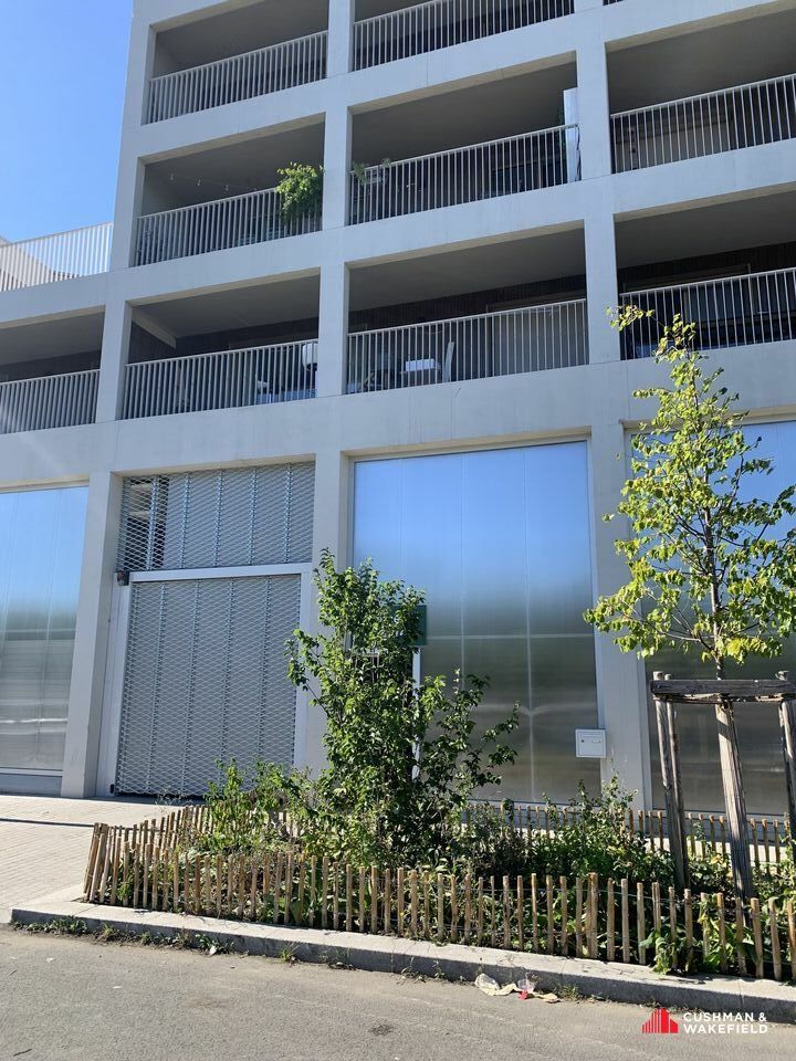 Location local d''activites 176 m² non divisibles