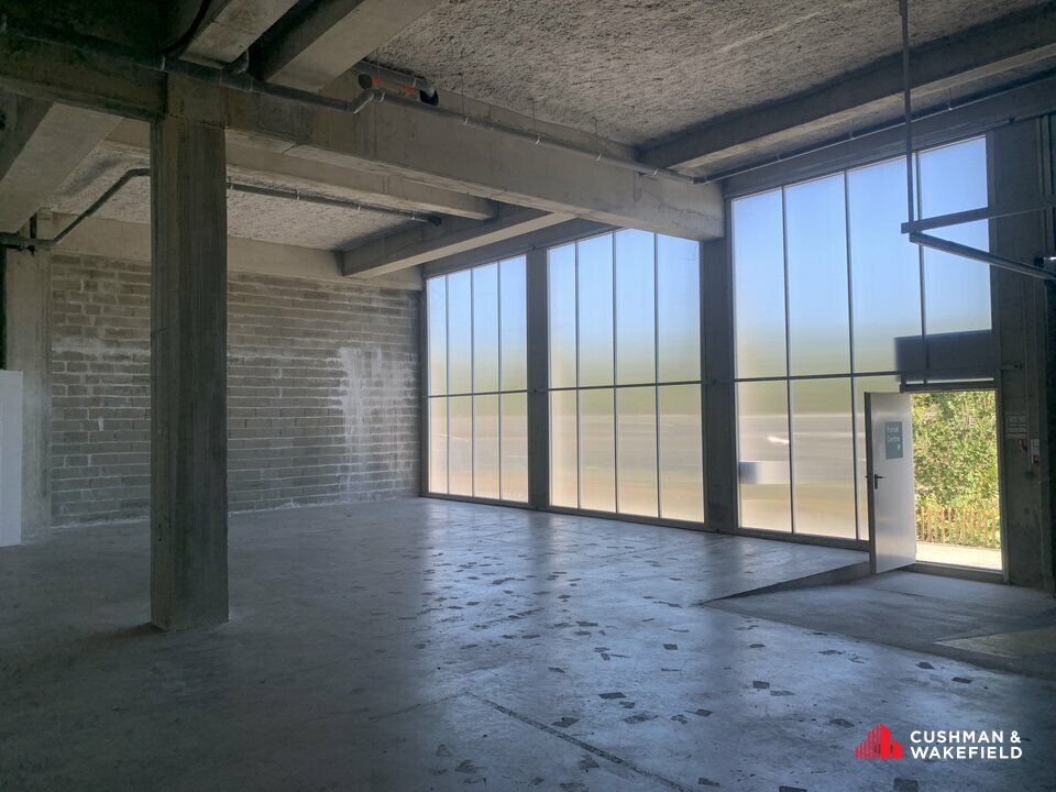 Local d'activité de 176 m² dans le quartier Brazza