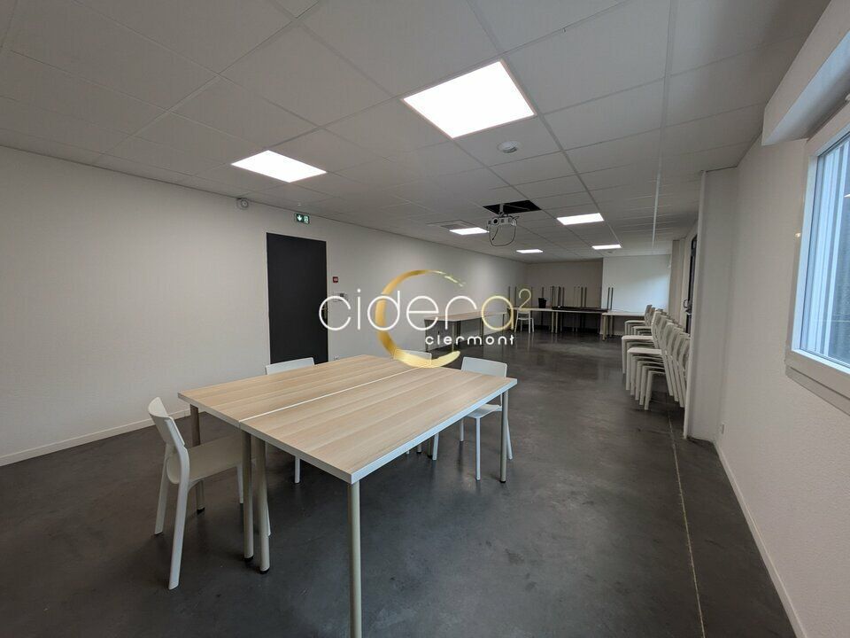 65 m² pour ce bureaux en location à Romagnat